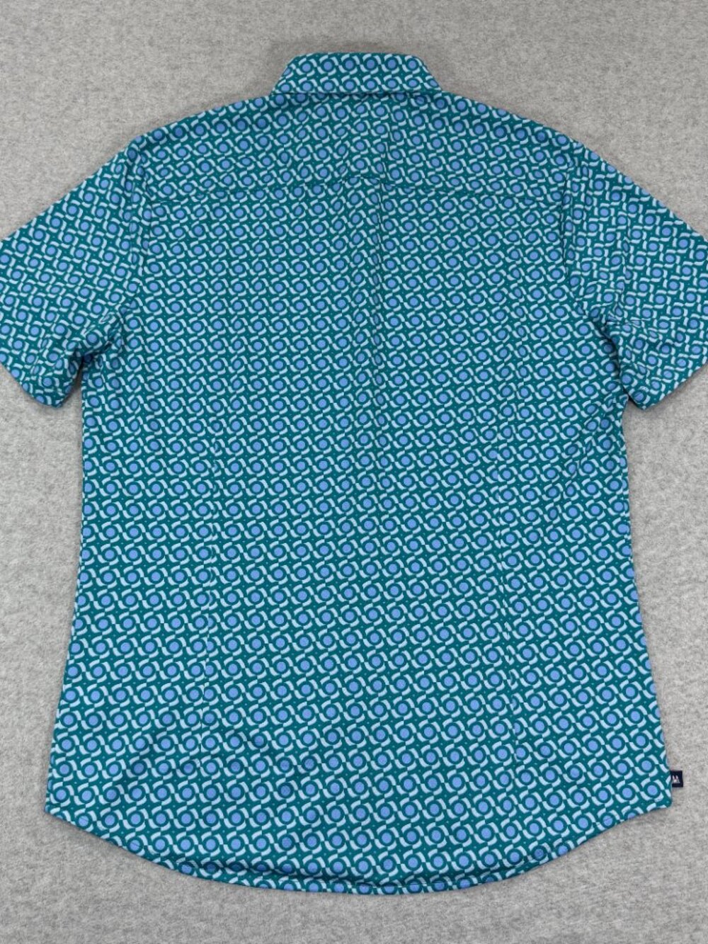 Mizzen+Main Halyard Short Sleeve Dress Shirt Teal Kaleidoscope Medium Trim NWT - Picture 4 of 15